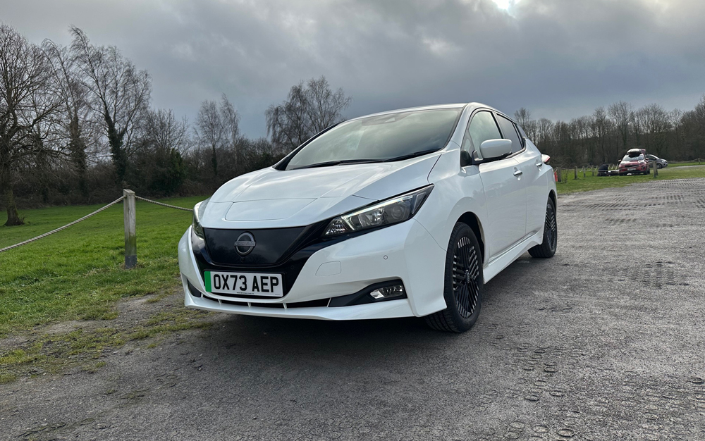 Nissan Leaf Shiro front