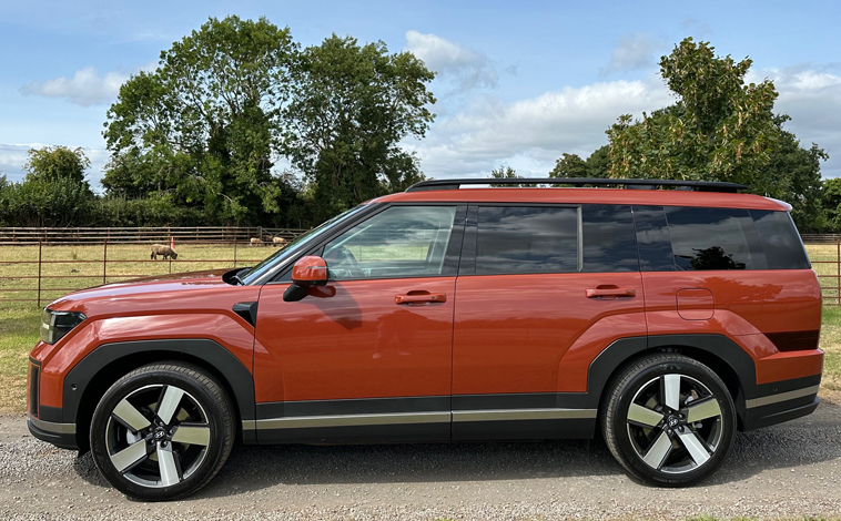 Hyundai Santa Fe side