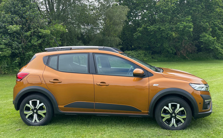 Dacia Sandero Stepway side
