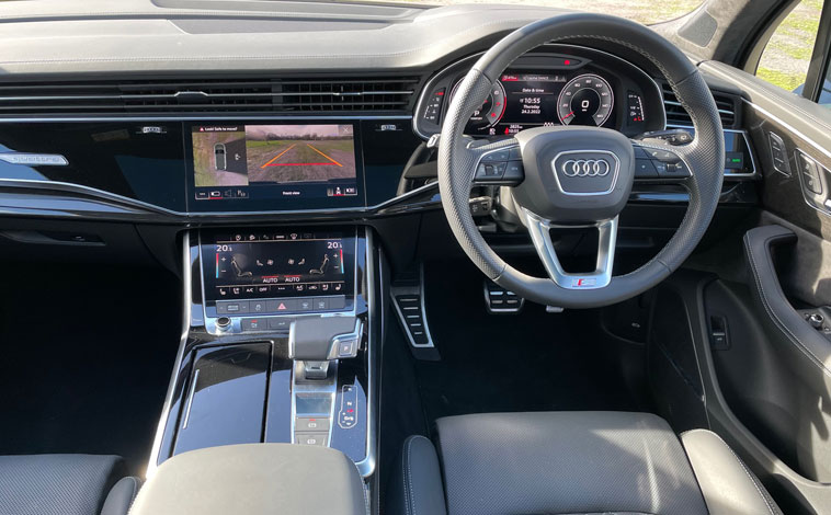 Audi Q7 Vorsprung interior