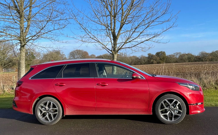Kia Ceed Sportswagon side