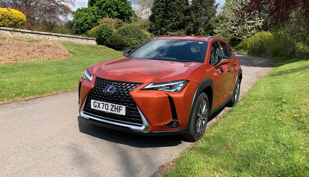 Lexus UX 300e front