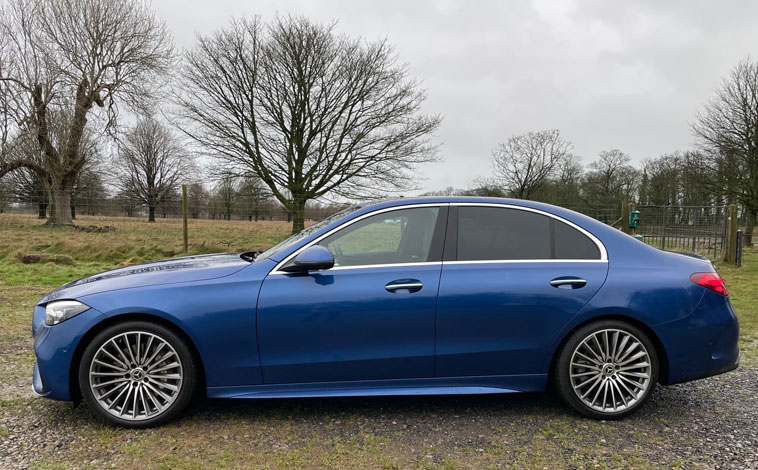 Mercedes C 220 d AMG Line Premium Saloon side