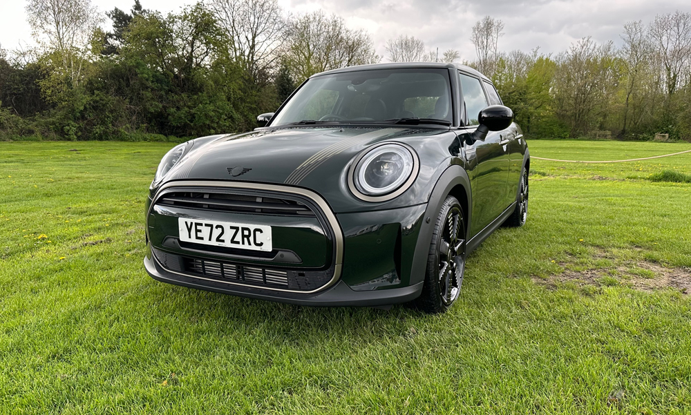 Mini Hatchback test drive and review - Carjourno