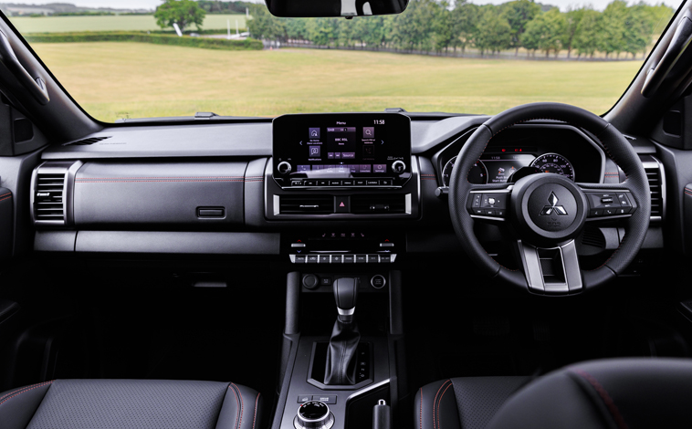 Mitsubishi L200 interior