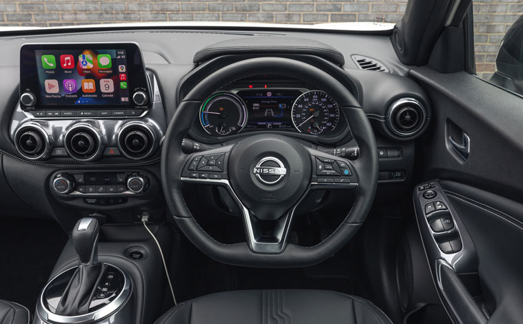 Nissan Juke Hybrid interior