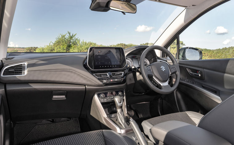 Suzuki S-Cross Full Hybrid interior