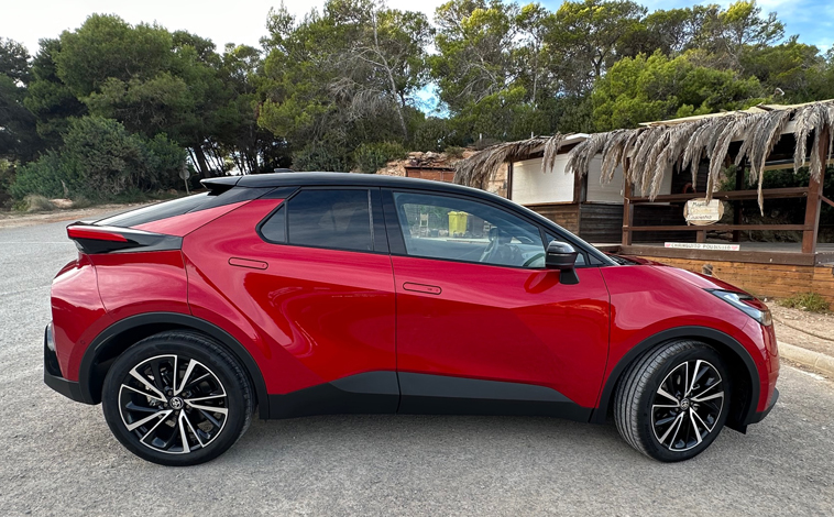 Toyota C-HR side