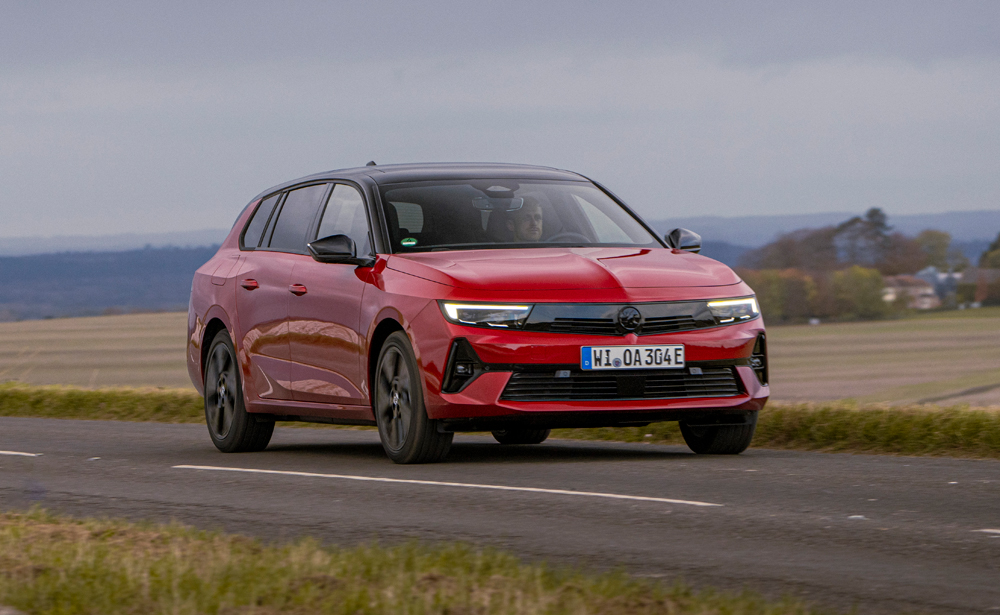 Vauxhall Astra Sports Tourer front