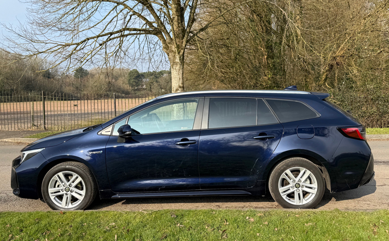 Suzuki Swace Ultra side