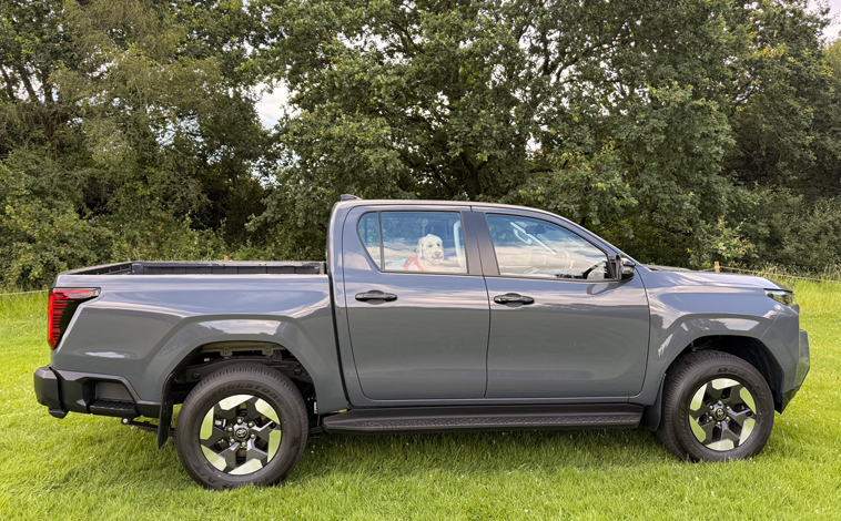 Toyota Hilux BEV side
