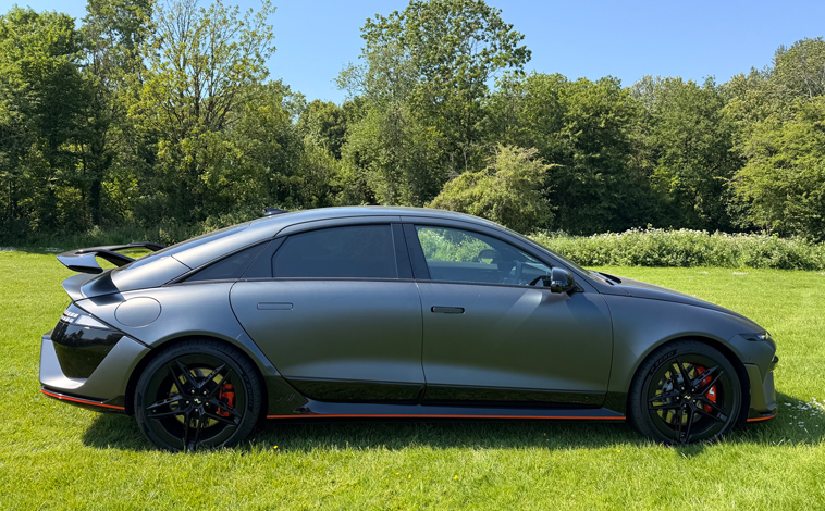 Hyundai Ioniq 6N side