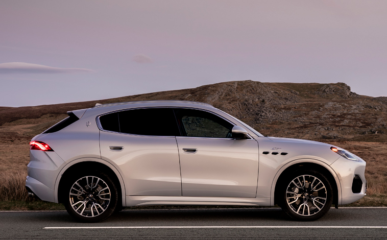 Maserati Grecale side
