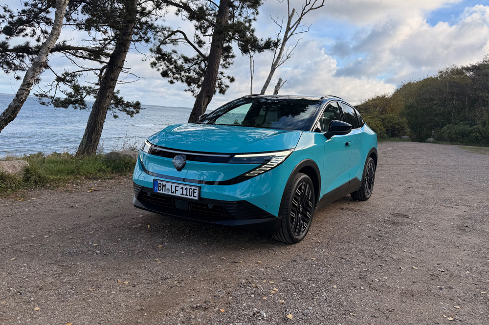 Nissan Leaf front