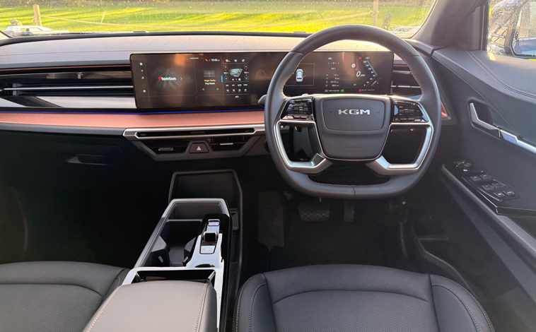 KGM Torres Hybrid interior