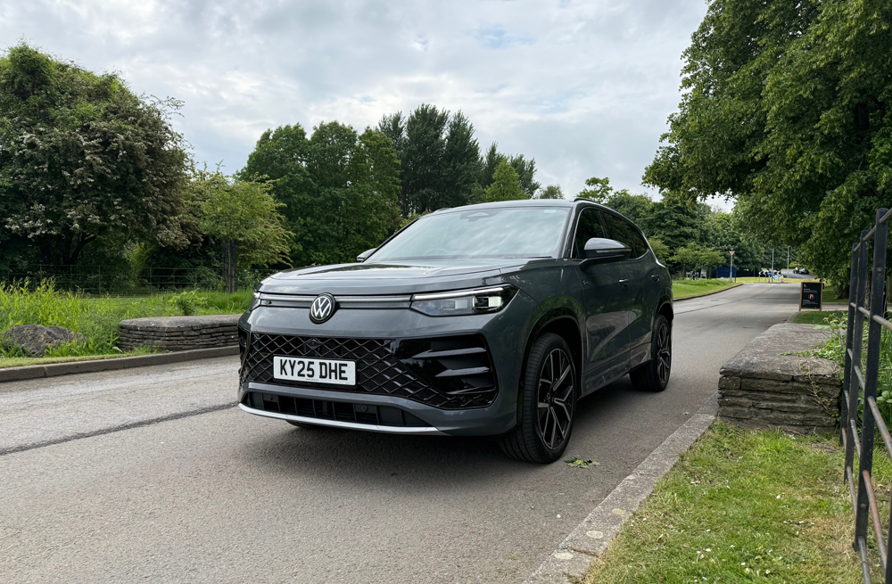 VW Tayron front