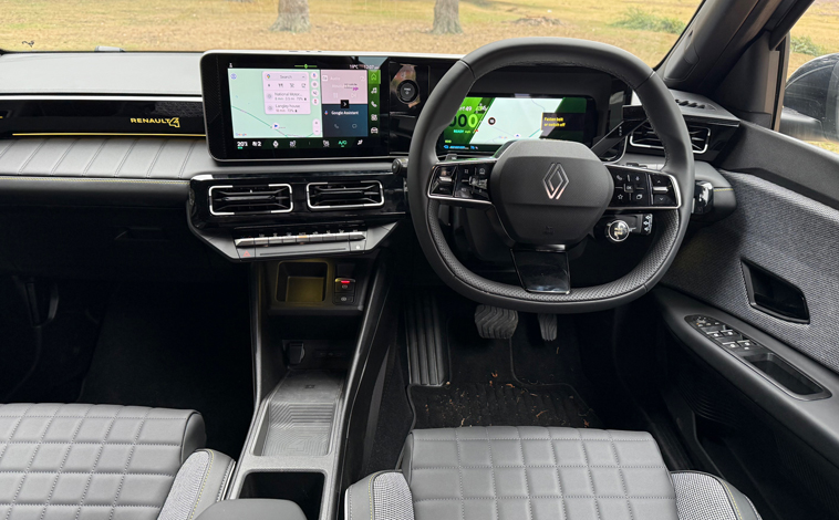Renault 4 E-Tech interior