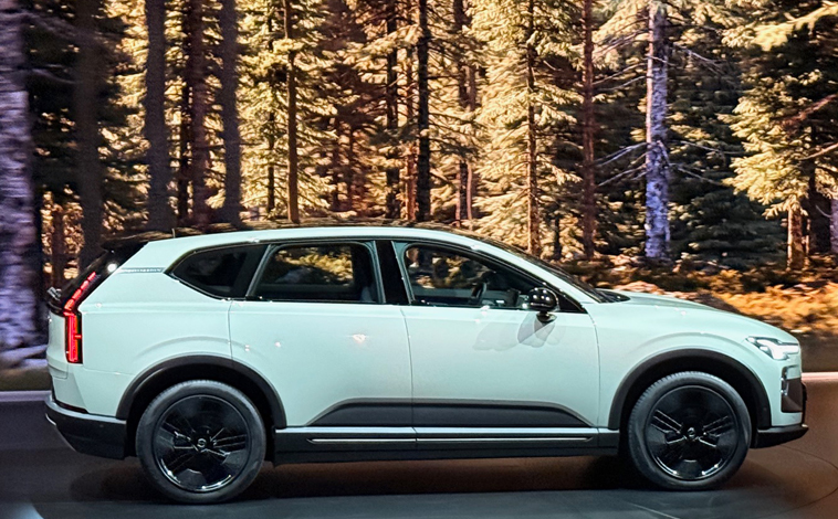 Volvo EX60 Cross Country