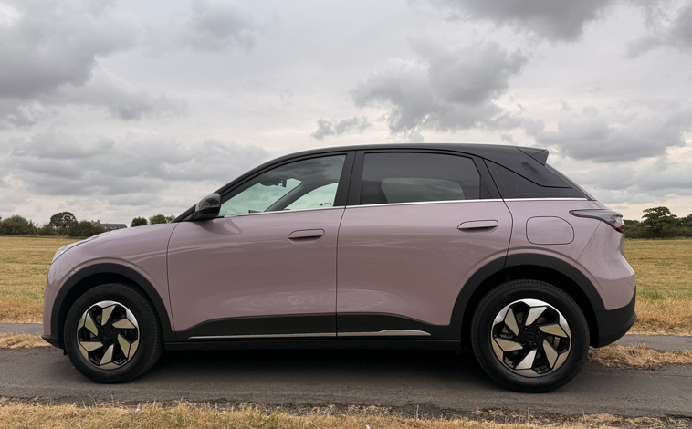 Geely EX2 side